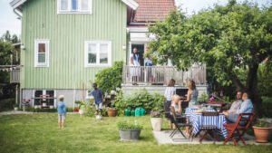 Types of Mortgage Lenders and How to Choose Types of Mortgage Lenders and How to Choose